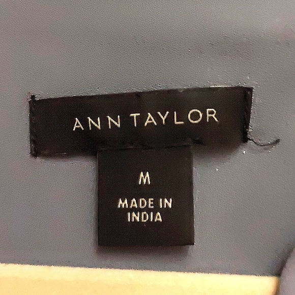 Ann Taylor flowy blouse - Picture 2 of 7